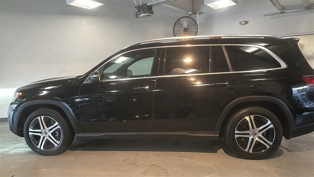 2022 Mercedes Benz GLS 450 4MATIC photo 2