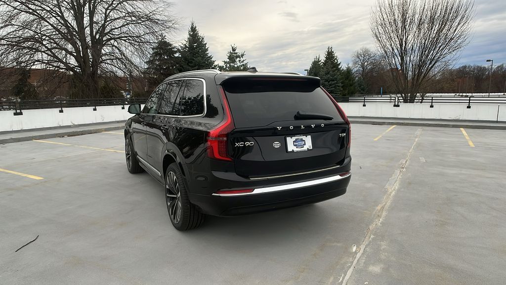2026 Volvo XC90 Plus - Photo 3