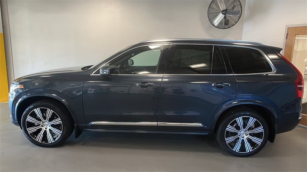 2022 Volvo XC90 T6 Inscription photo 2