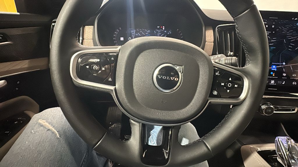 2026 Volvo XC90 Plus - Photo 22