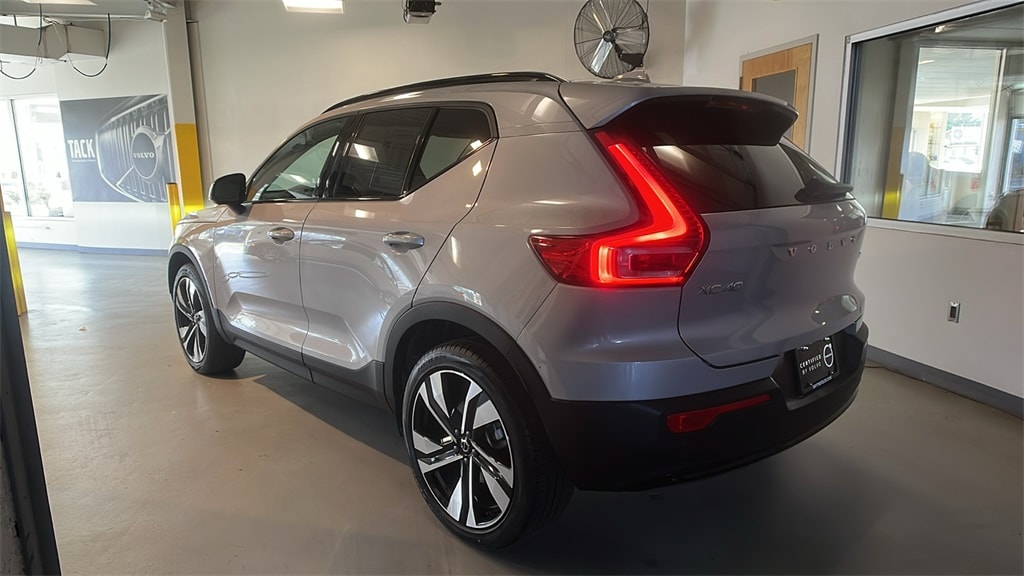 Certified 2025 Volvo XC40 B5 Plus Dark Theme SUV