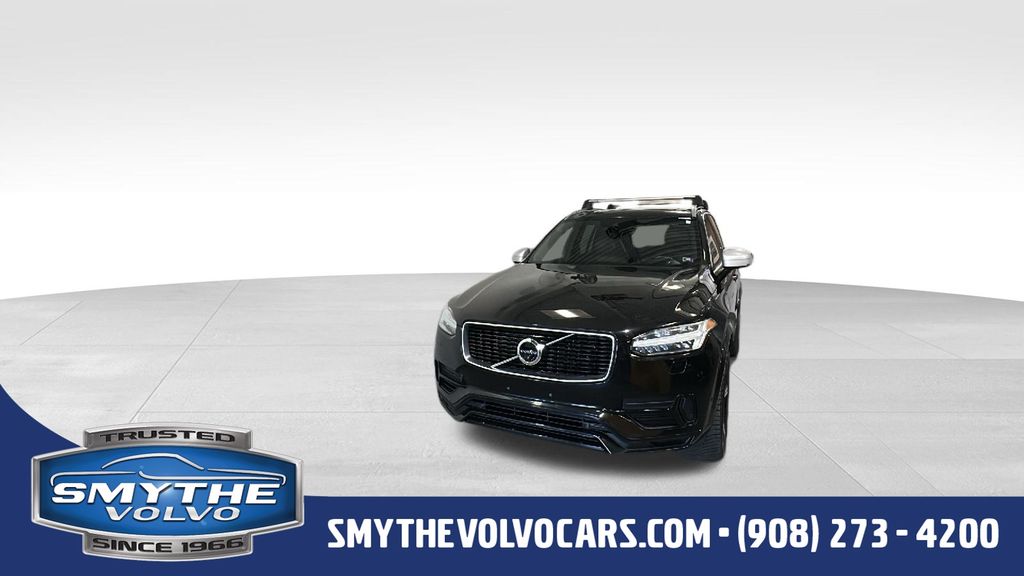 2017 Volvo XC90 T8 Twin Engine Plug-in Hybrid R-Design's photo