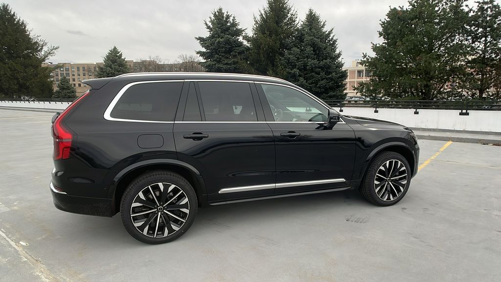2026 Volvo XC90 Plus - Photo 4