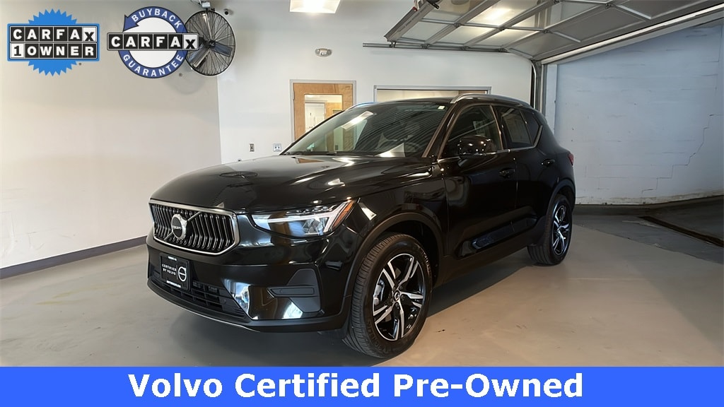 Certified 2025 Volvo XC40 B5 Core SUV