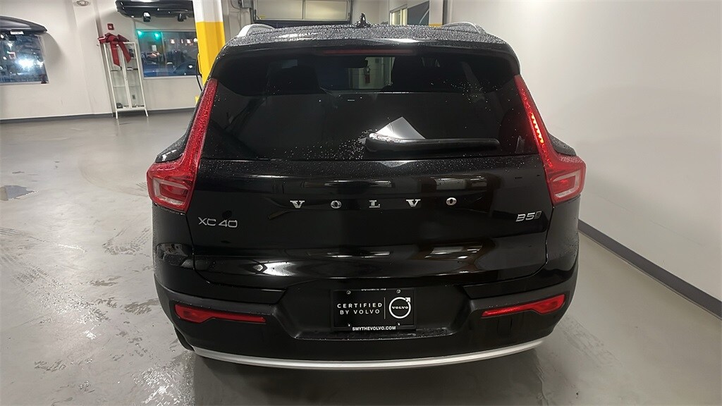 2025 Volvo XC40 Plus photo 3