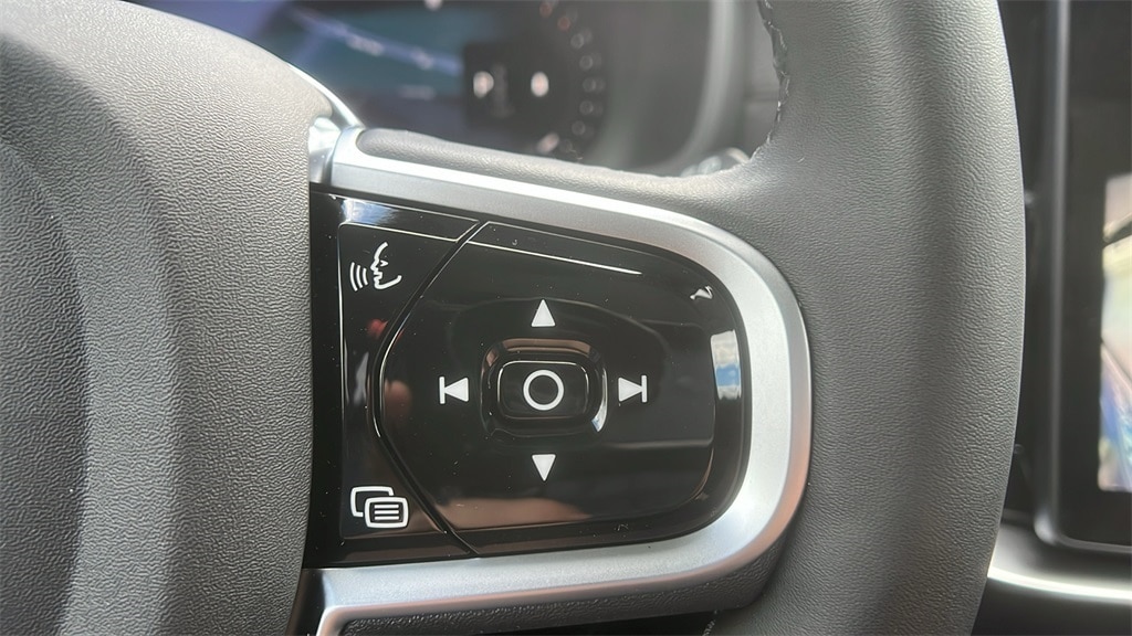2026 Volvo XC90 Plus - Photo 21