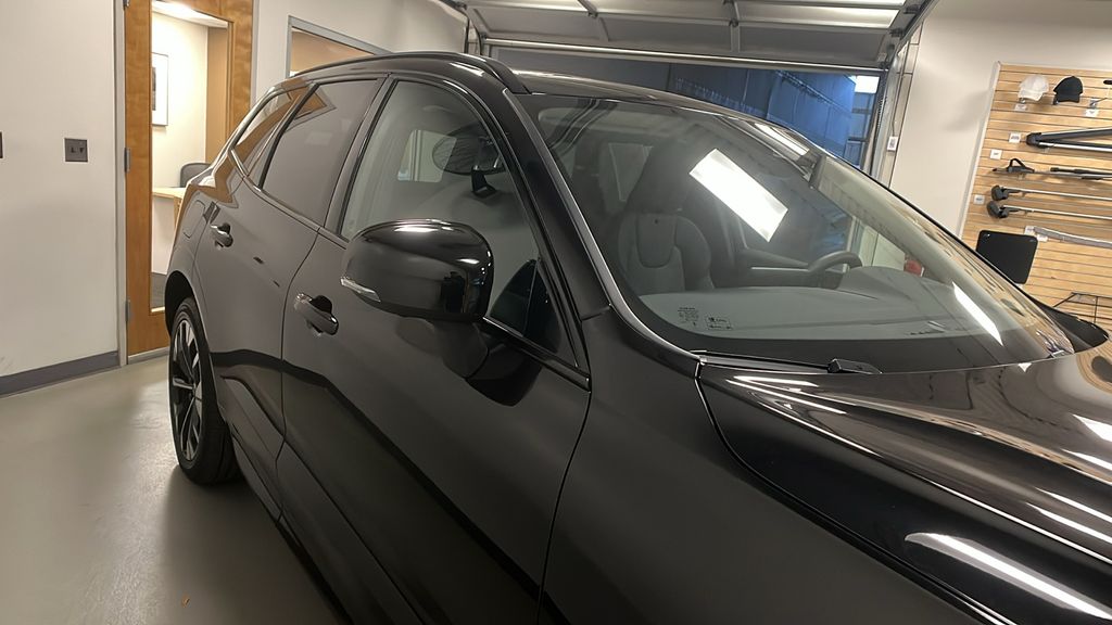 2026 Volvo XC60 Plus - Photo 8