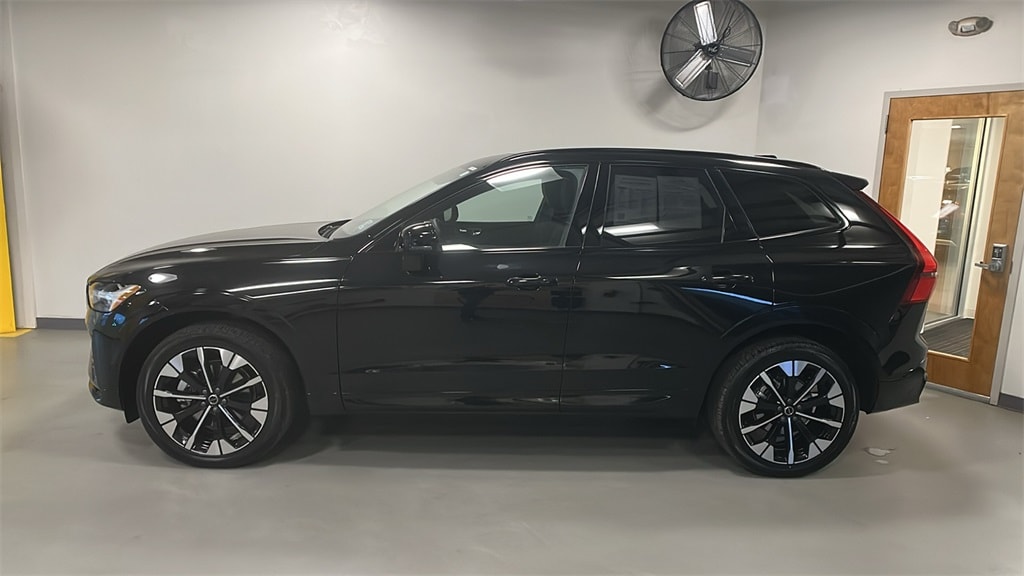 New 2026 Volvo XC60 B5 Plus SUV