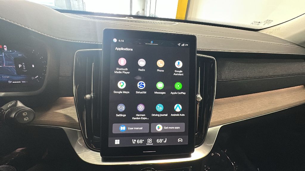 2026 Volvo XC90 Plus - Photo 16