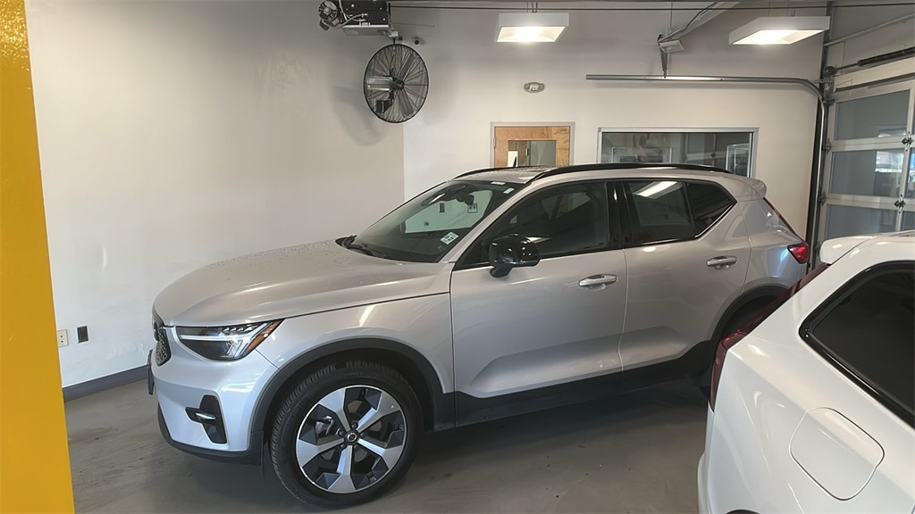 Certified 2023 Volvo XC40 B5 Plus Dark Theme SUV