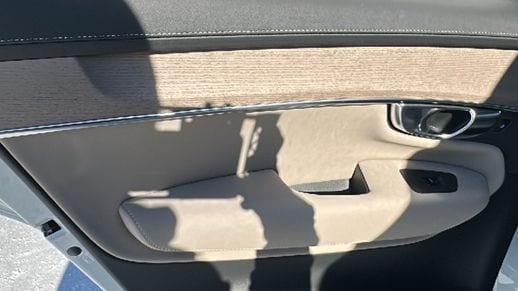 2026 Volvo XC90 Plus - Photo 9