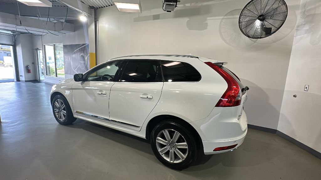 Used 2017 Volvo XC60 T5 Inscription with VIN YV440MRU5H2017551 for sale in Summit, NJ