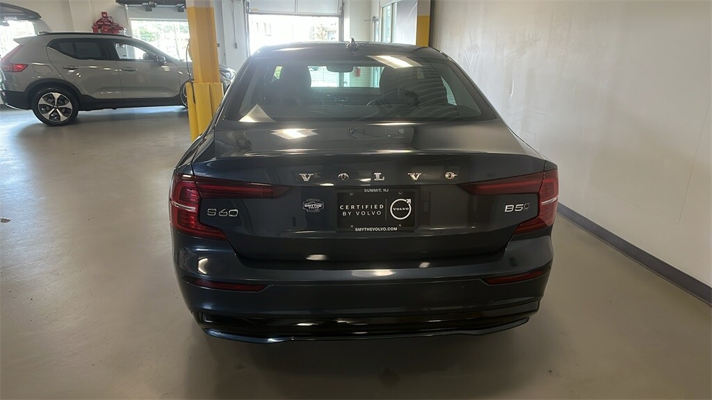 2025 Volvo S60 B5 Core photo 2