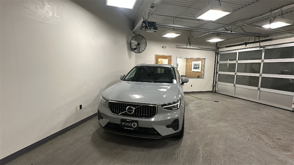 Certified 2025 Volvo XC40 B5 Core SUV