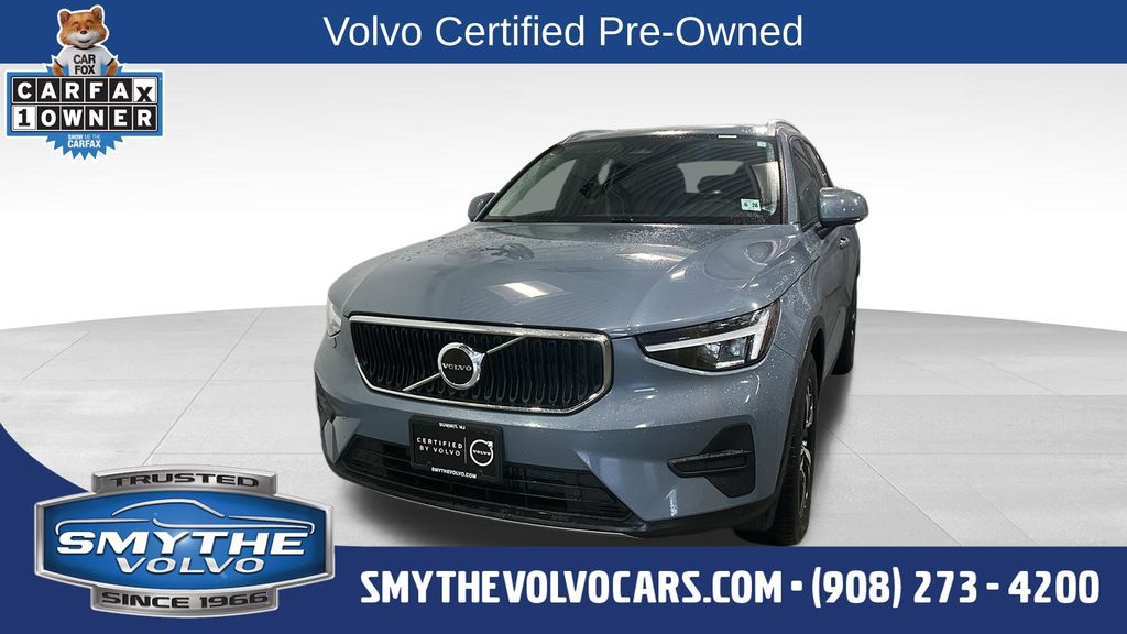 2023 Volvo XC40 B5 Core AWD's photo