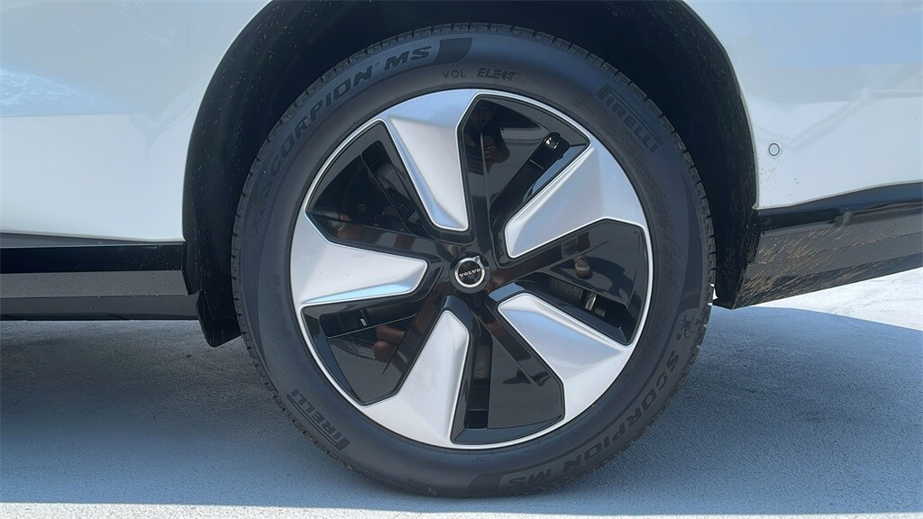 2025 Volvo EX90 Twin Motor Plus photo 2