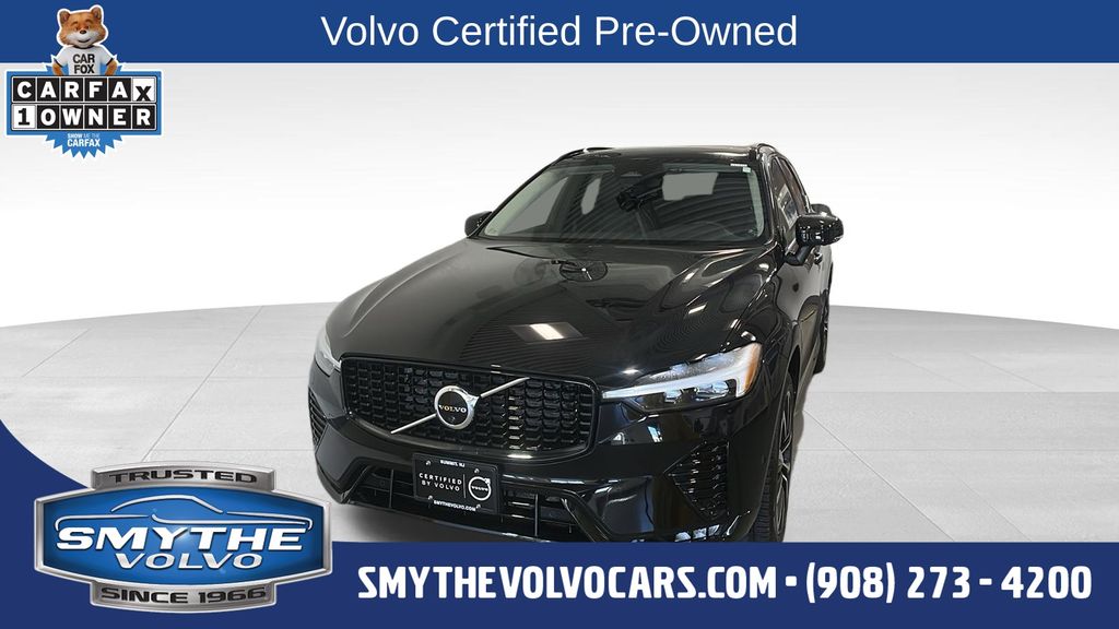 2023 Volvo XC60 B5 Plus Dark Theme AWD's photo