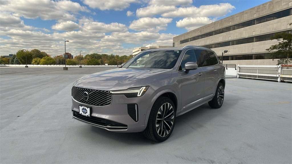 2026 Volvo XC90 Plus's photo