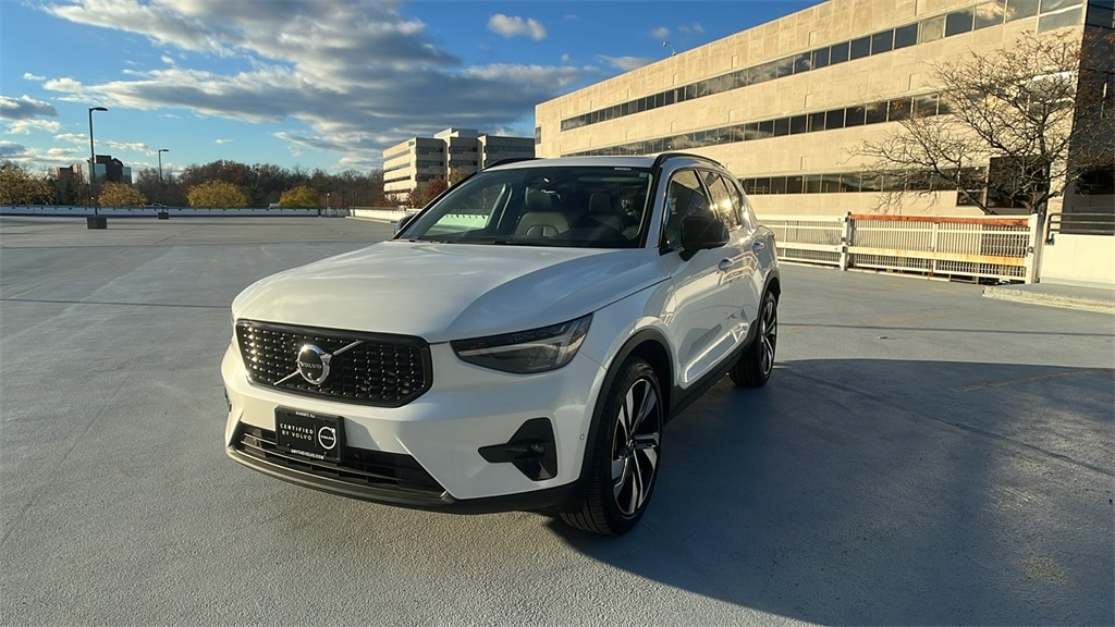 2025 Volvo XC40 Plus