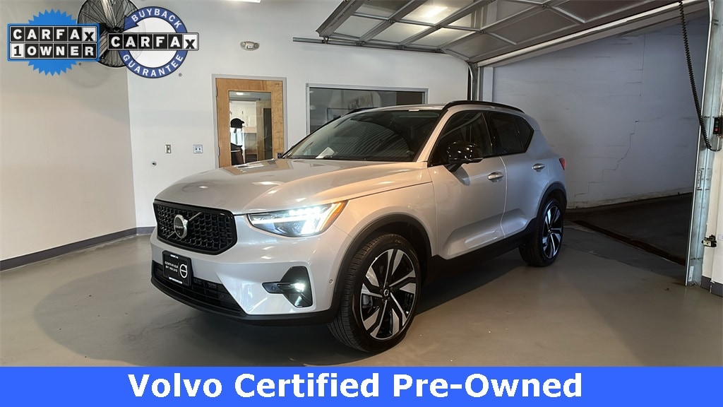 Certified 2025 Volvo XC40 B5 Plus Dark Theme SUV