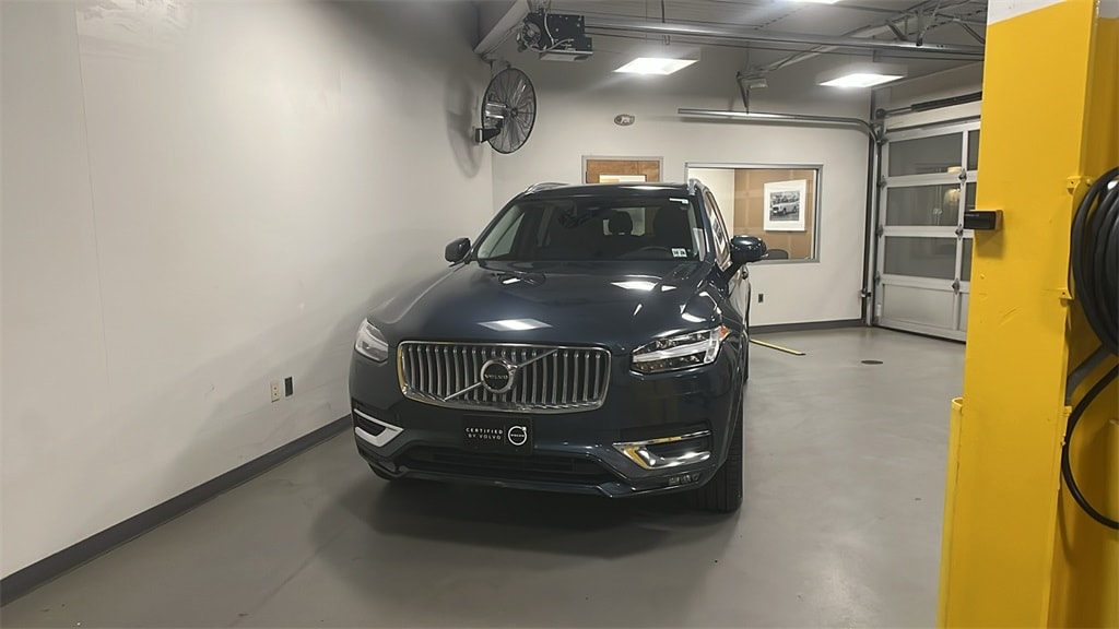 2024 Volvo XC90 Plus's photo