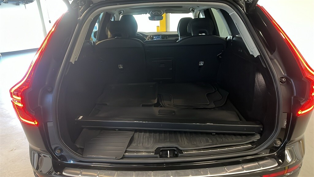 2023 Volvo XC60 B5 Plus photo 4