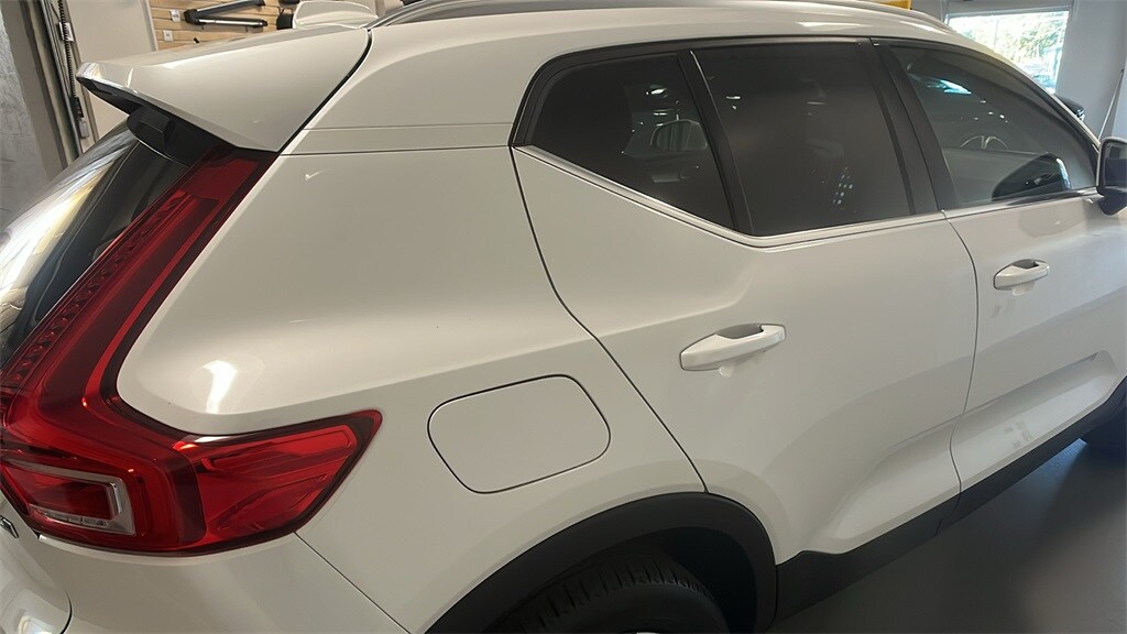 2025 Volvo XC40 Core photo 4