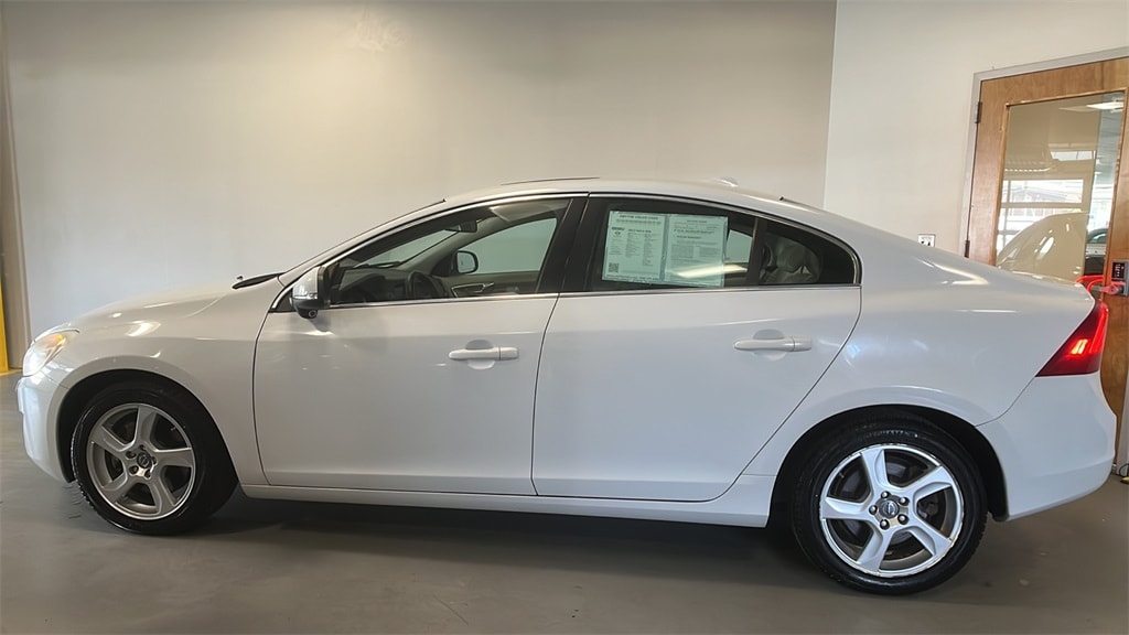 Used 2012 Volvo S60 R-Design with VIN YV1902FH5C2046748 for sale in Summit, NJ