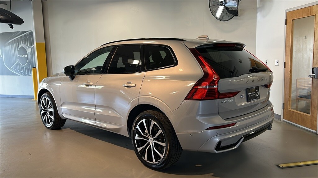 2025 Volvo XC60 B5 Plus photo 3
