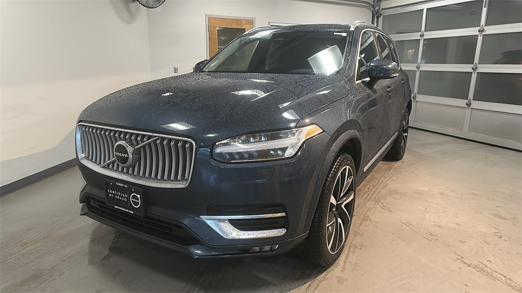 2023 Volvo XC90 Plus's photo