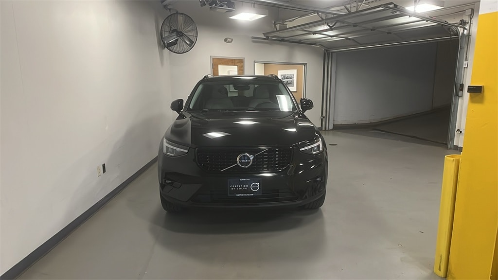 Certified 2024 Volvo XC40 B5 Plus Dark Theme SUV