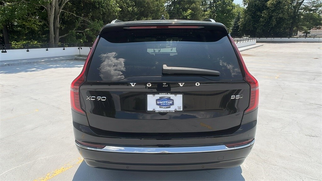2026 Volvo XC90 B5 Plus photo 4