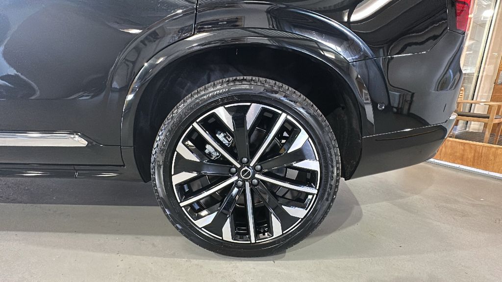 2026 Volvo XC90 Plus - Photo 9
