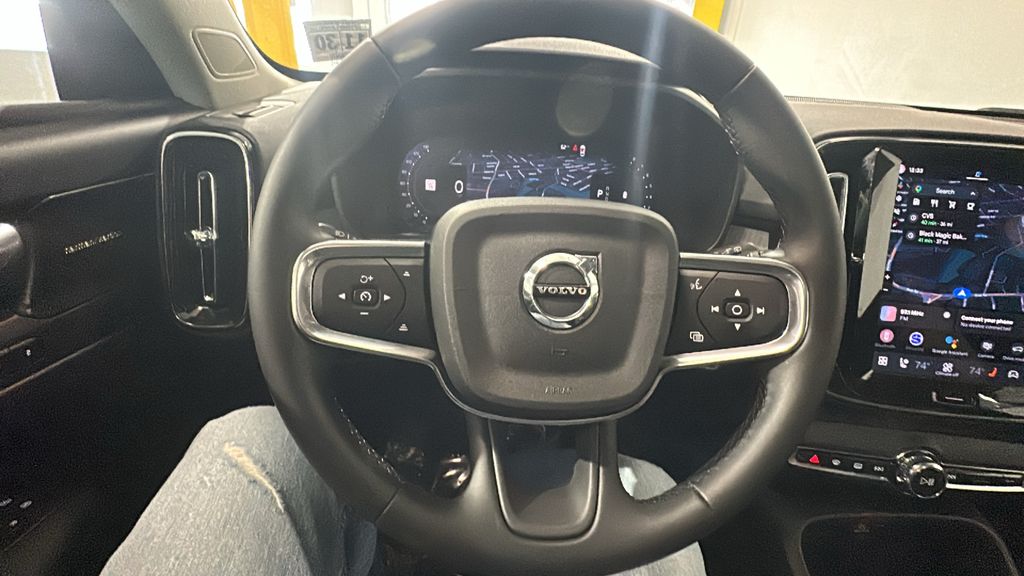 2026 Volvo XC40 Plus - Photo 22