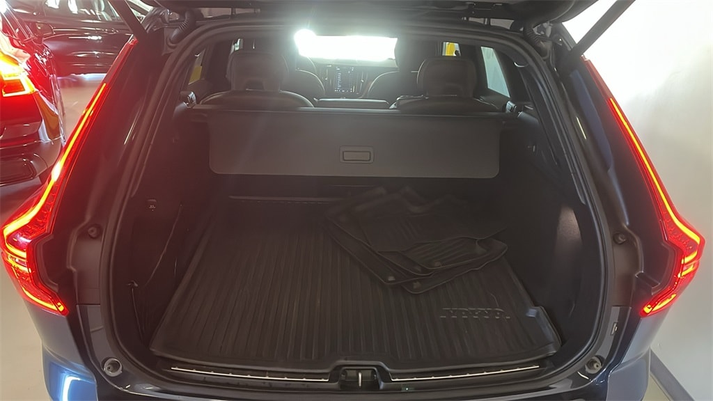 Certified 2023 Volvo XC60 B6 Ultimate Dark Theme SUV