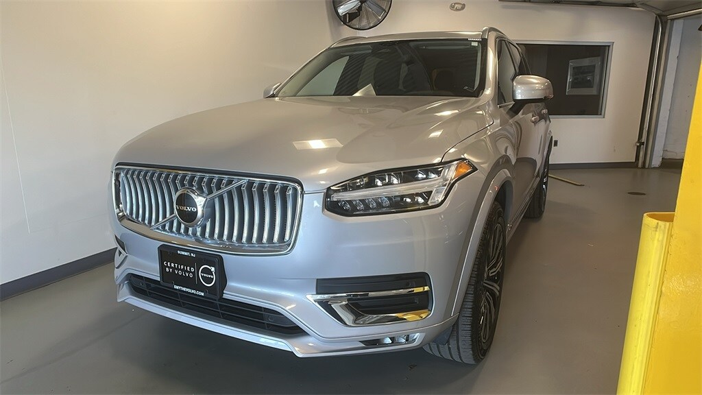 Certified 2025 Volvo XC90 B5 Core SUV