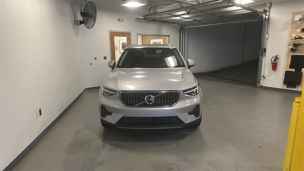 2025 Volvo XC40