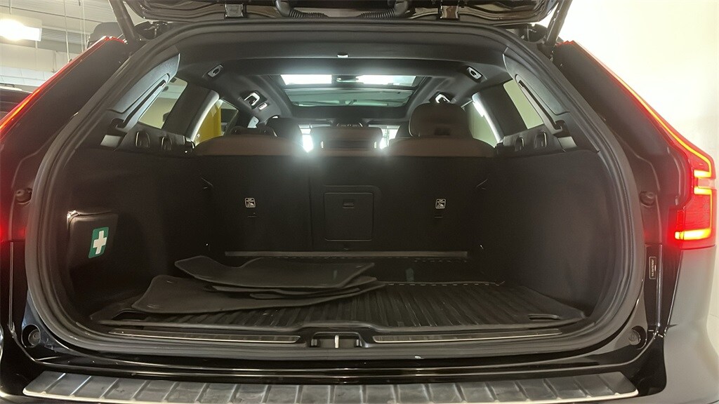 2024 Volvo V60 Cross Country B5 Plus photo 4