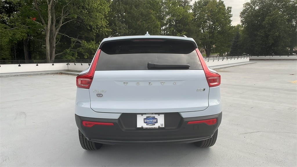 New 2026 Volvo XC40 B5 Plus SUV