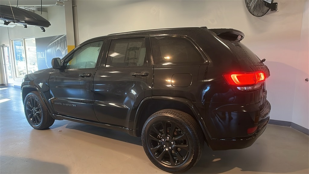 Used 2018 Jeep Grand Cherokee Altitude with VIN 1C4RJFAG3JC139042 for sale in Summit, NJ