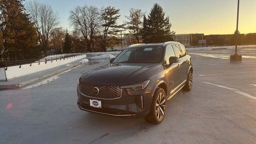 2026 Volvo XC90 B5 Core Bright 4WD's photo