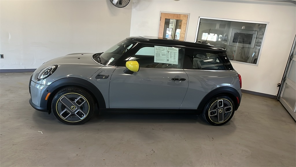 Used 2022 MINI Cooper SE Electric Iconic Hatchback