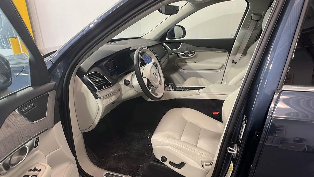 2024 Volvo XC90 Plus - Photo 17