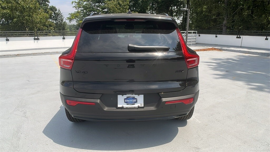 2026 Volvo XC40 photo 3
