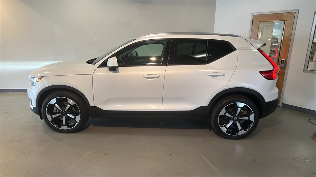 Certified 2022 Volvo XC40 Momentum with VIN YV4162UK0N2666133 for sale in Summit, NJ