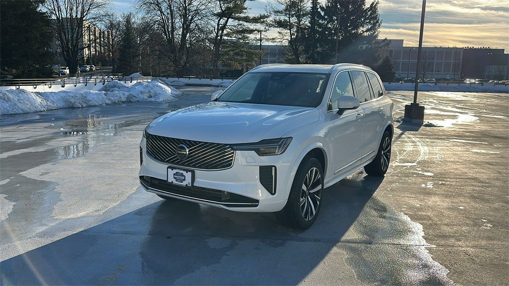 2026 Volvo XC90 B5 Core Bright 4WD's photo