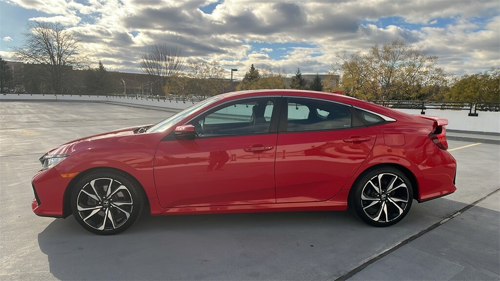2018 Honda Civic Si photo 2