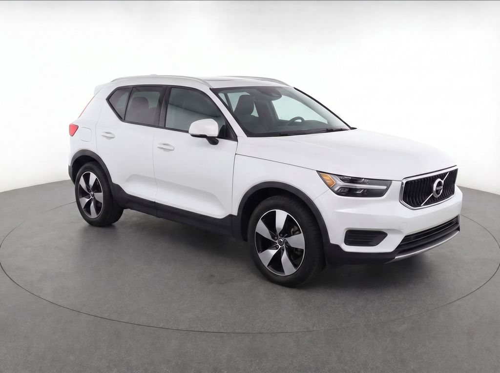 Used 2019 Volvo XC40 Momentum with VIN YV4162XZ0K2013922 for sale in Summit, NJ