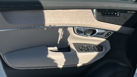 2026 Volvo XC90 Plus - Photo 13