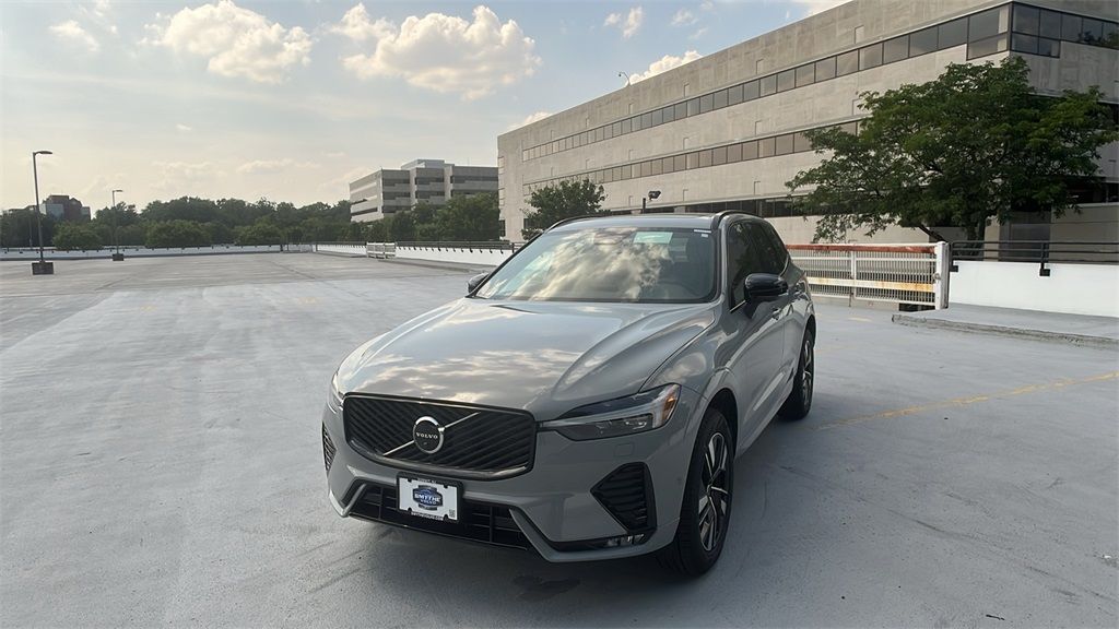 2026 Volvo XC60 B5 Plus Dark AWD's photo